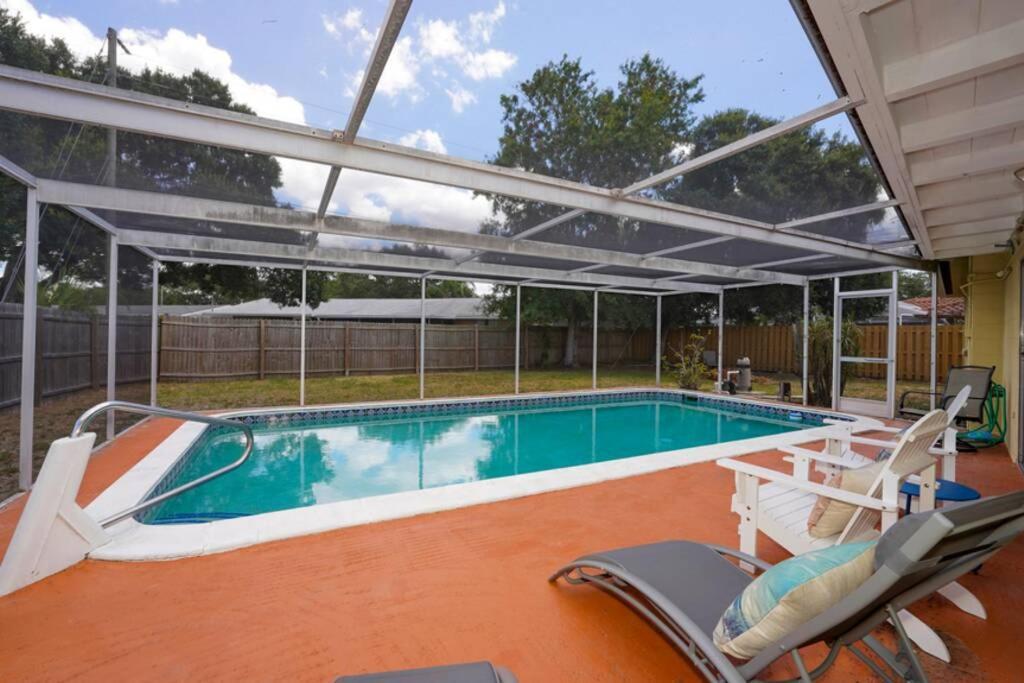 Pool Home - Close To Beaches, Food, Downtown! Sarasota Bagian luar foto